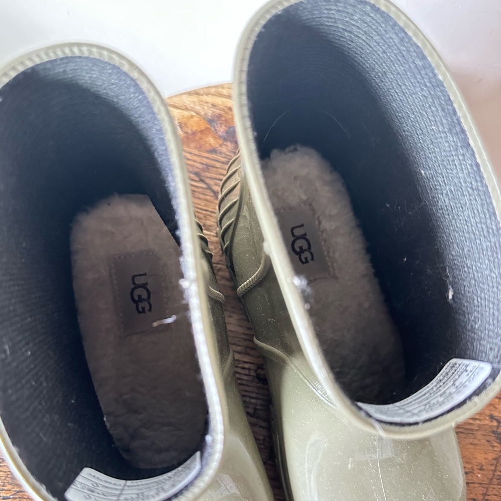 UGG Rain Boots - Picture 3 of 5